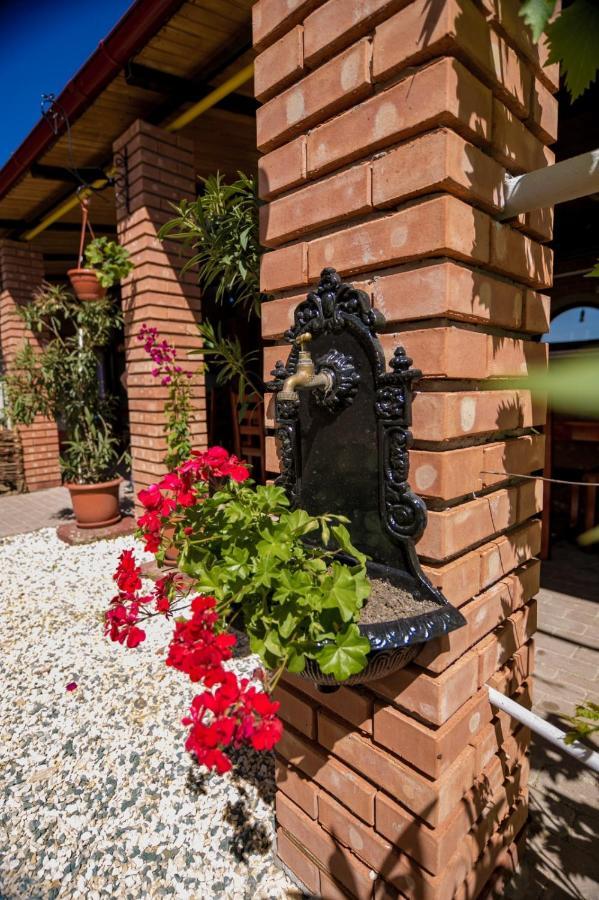 Hotel Casa Ypu Două Mai Exterior foto